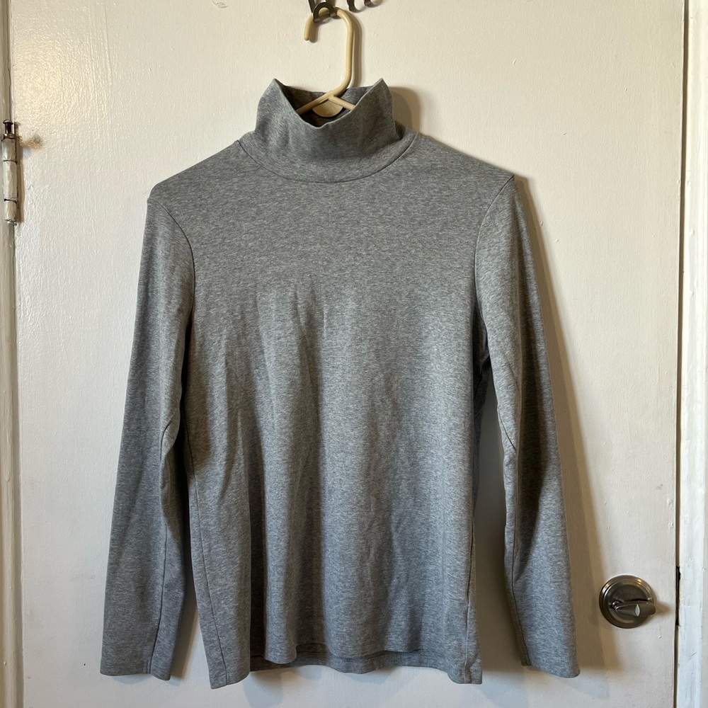 Uniqlo Gray Turtleneck Long Sleeve Top size L